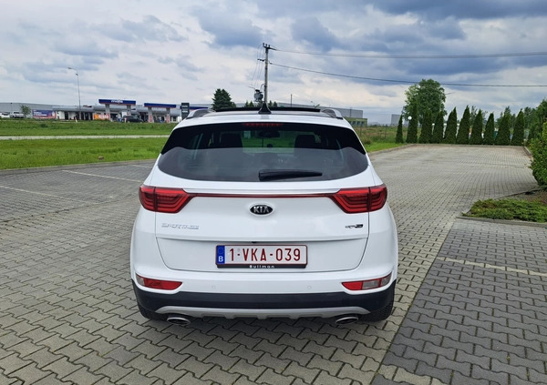 Kia Sportage cena 75500 przebieg: 179521, rok produkcji 2016 z Bochnia małe 781